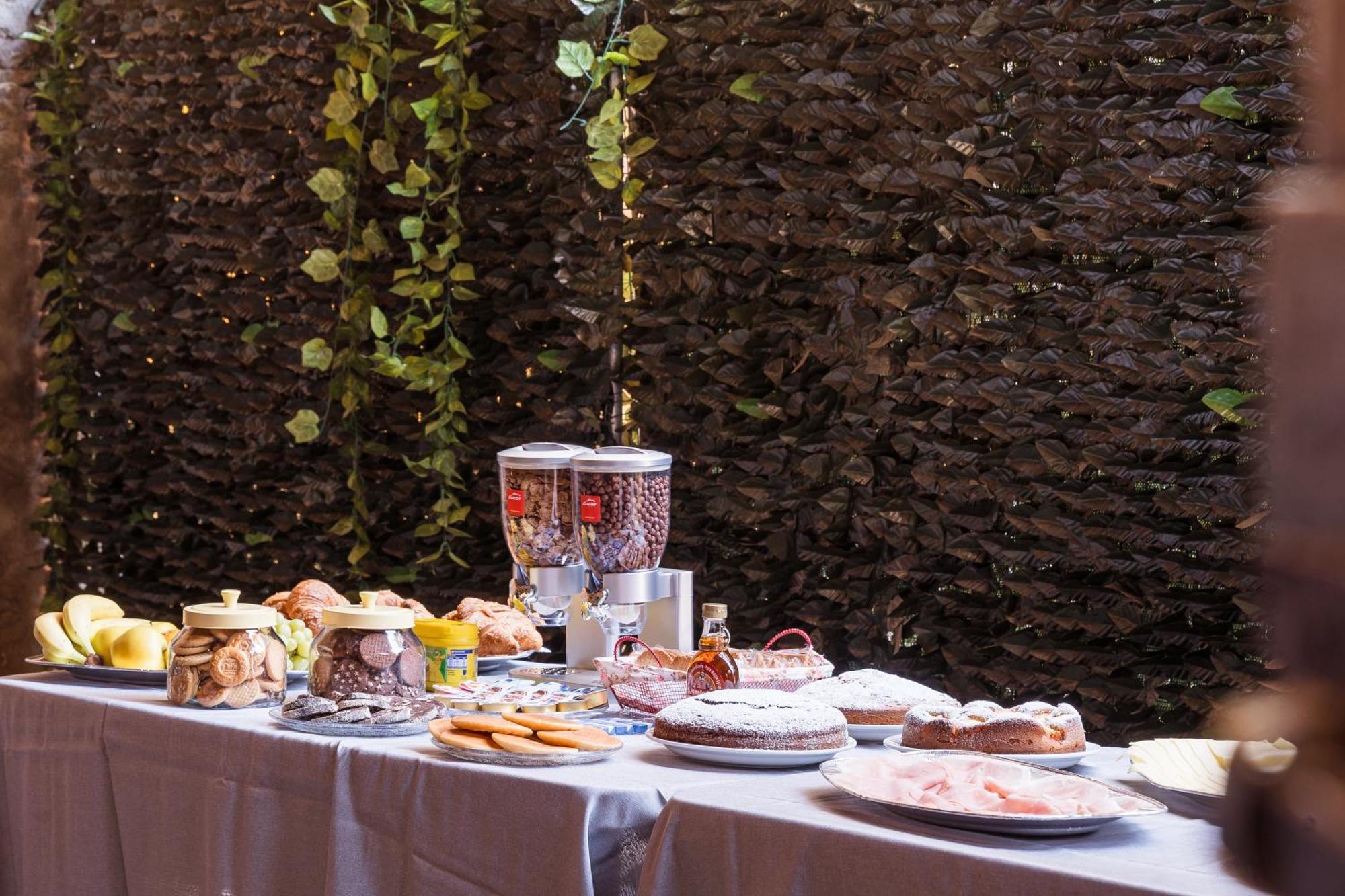 B&B La Corte And Home Restaurant - Free Parking - 10 Minutes To The Lake And Centre Como Luaran gambar