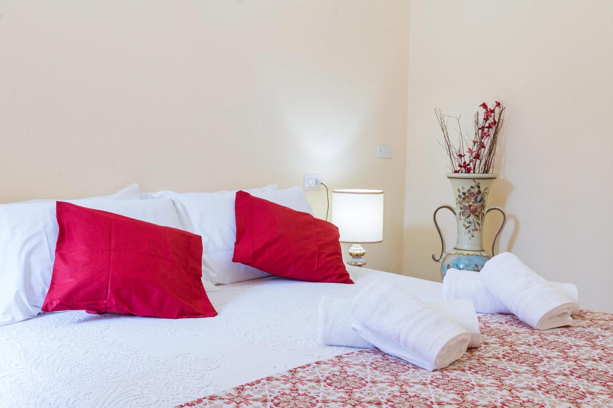 B&B La Corte And Home Restaurant - Free Parking - 10 Minutes To The Lake And Centre Como Luaran gambar